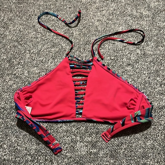 swim top size M - Picture 3 of 3